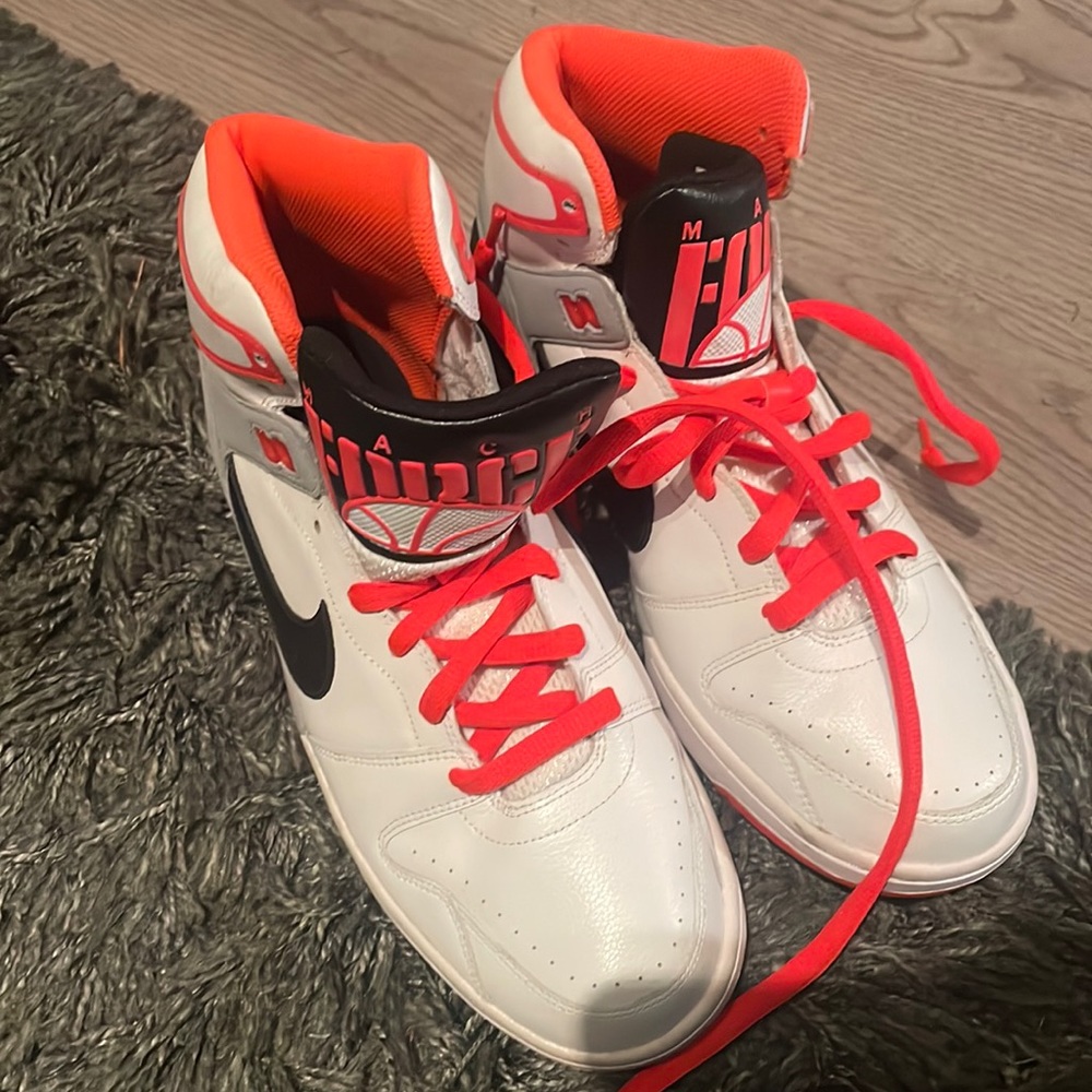 Nike Mach Force